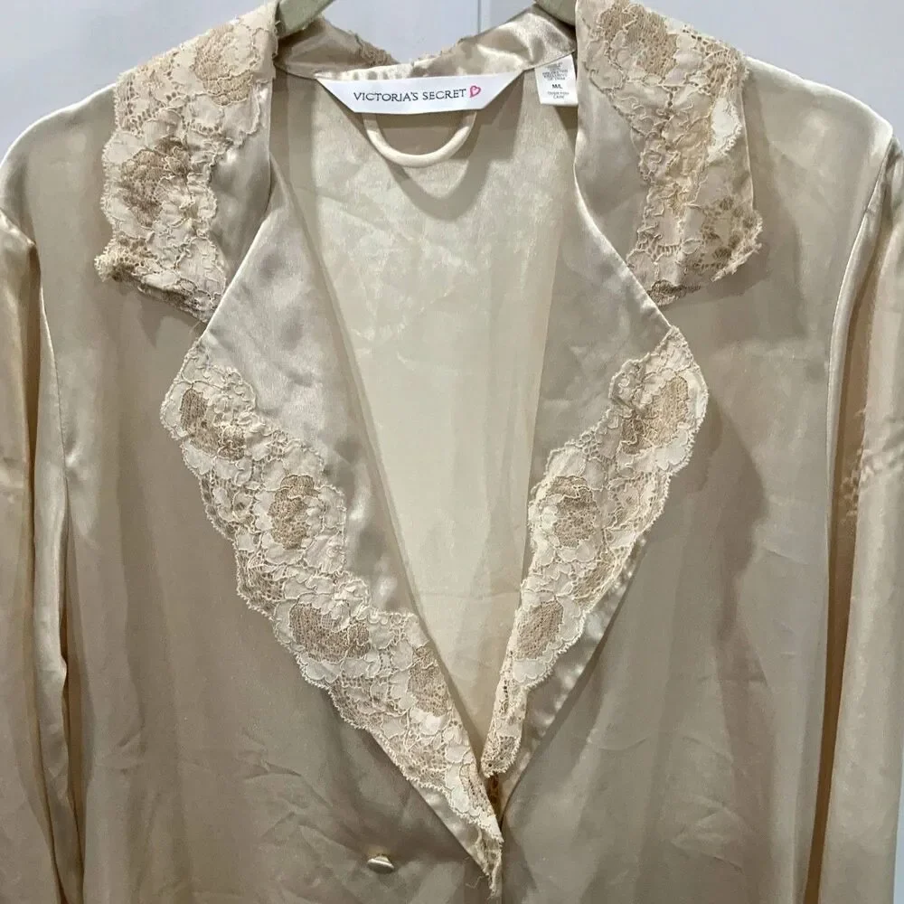 Vintage Victoria Secret Robe in Color Champagne w/Lace Trim Size M/L - Picture 4 of 14